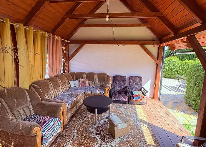 Apartmany U Tenisoveho Kurtu