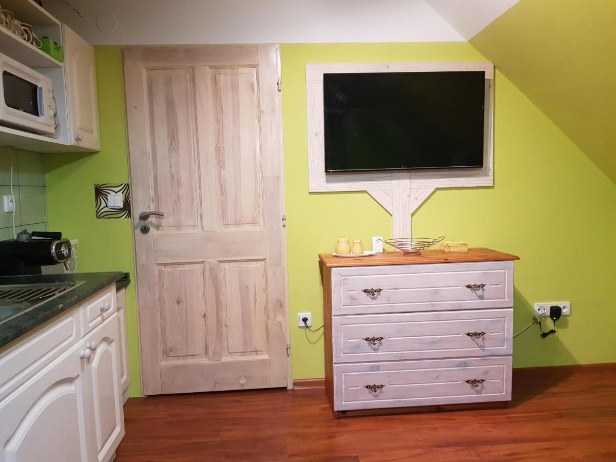 U Tenisoveho Kurtu Apartment