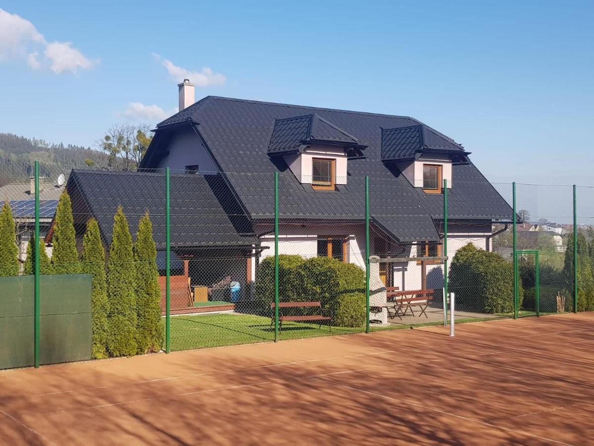 U Tenisového Kurtu Apartamento